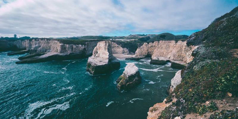 河南光彩工业：以专业防爆灯与LED工矿灯，照亮工业安全与高效生产之路