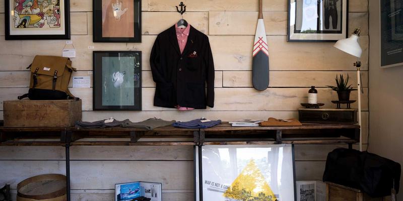 海洋严苛环境下的照明守护者：河南光彩工业防爆LED工矿灯的技术突破与解决方案